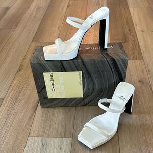 NWOT Jeffrey Campbell Sandals (sz8)